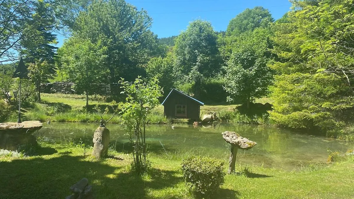 Holiday home Maison D'Exception Avec Etang Prive En Chartreuse Saint-Pancrasse