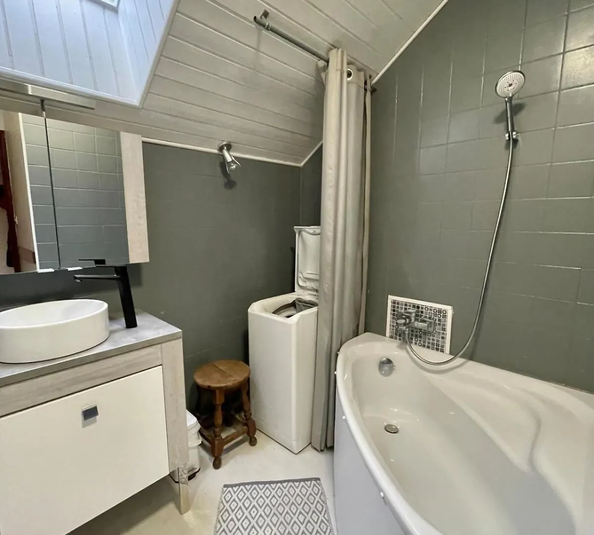Holiday home Maison D'Exception Avec Etang Prive En Chartreuse Saint-Pancrasse France